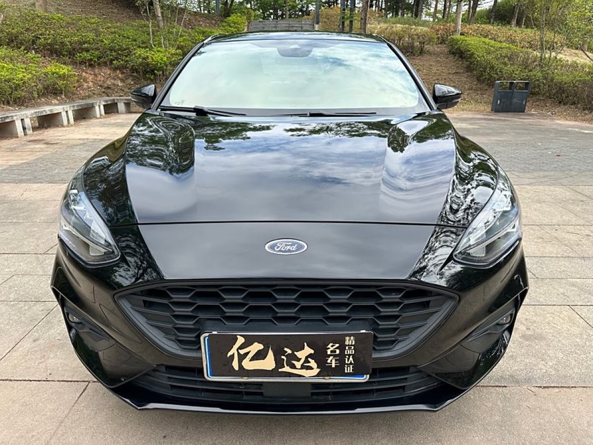 2021年9月福特 ?？怂? 2021款 三廂 EcoBoost 180 自動(dòng)ST Line