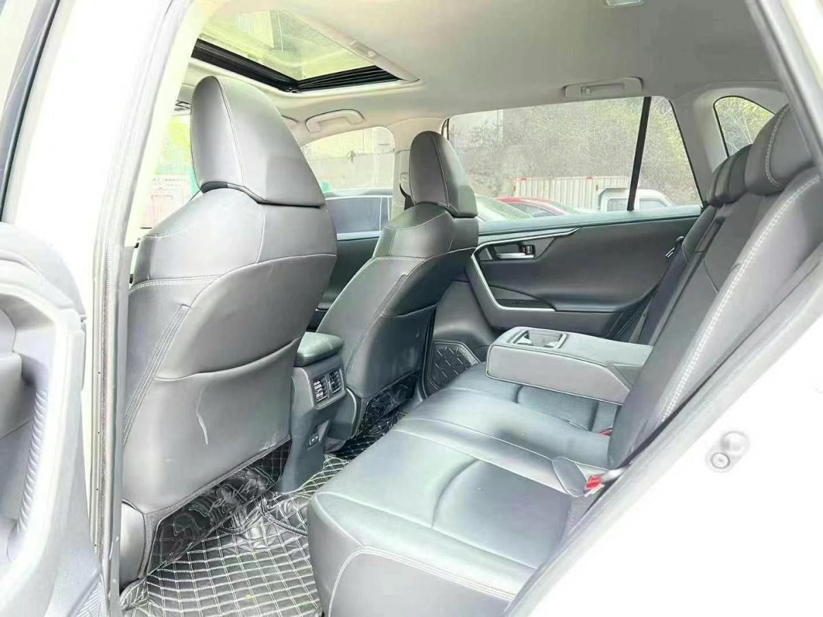 豐田 RAV4榮放  2022款 2.0L CVT四驅(qū)風(fēng)尚版圖片