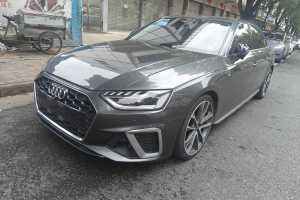 奥迪A4L 奥迪 45 TFSI quattro 臻选动感型