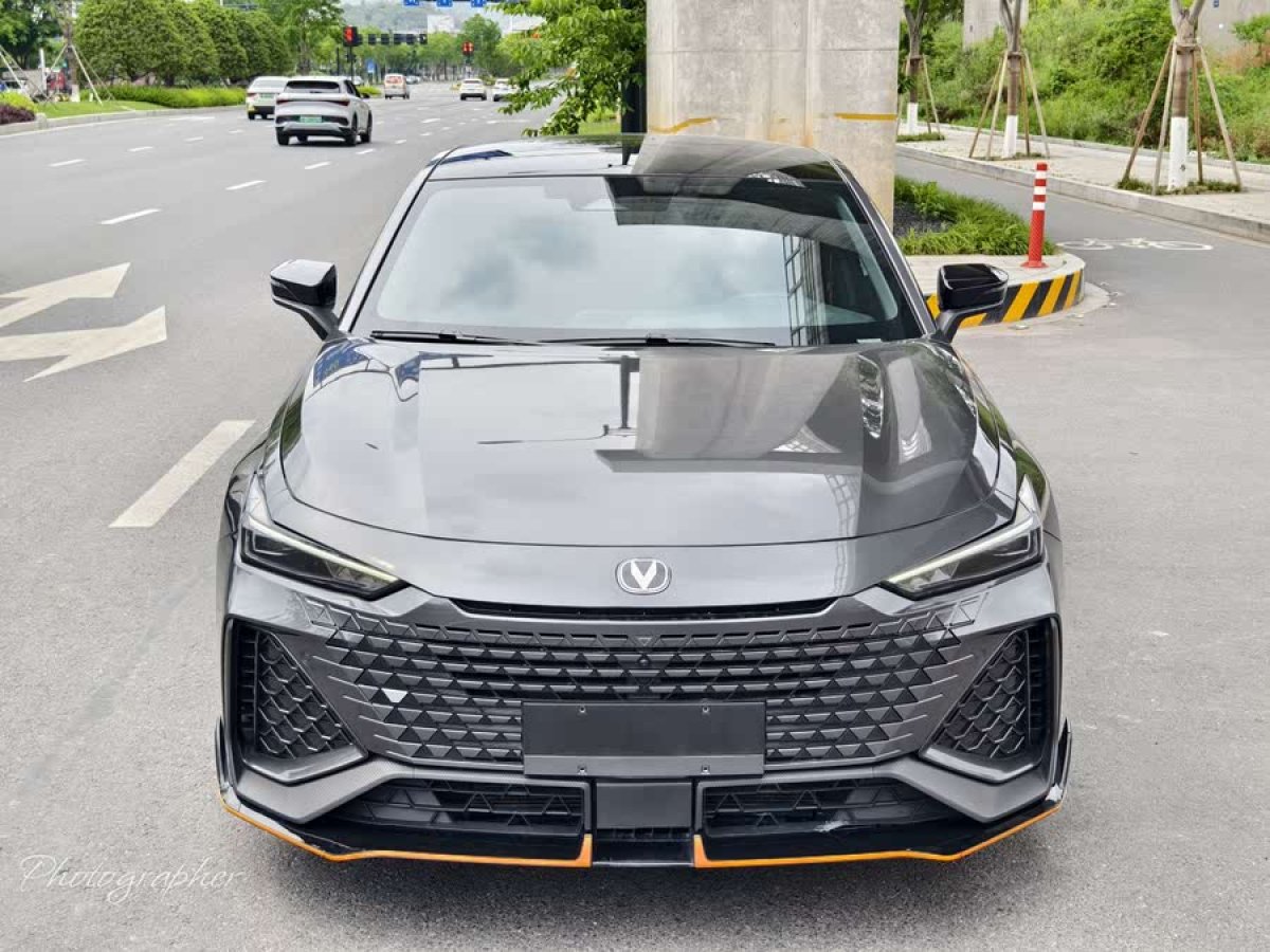 長(zhǎng)安 長(zhǎng)安UNI-V  2022款 2.0T 領(lǐng)速版圖片