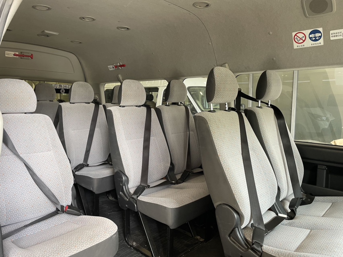 2018年10月豐田 HIACE  2011款 2.7L自動豪華版13座