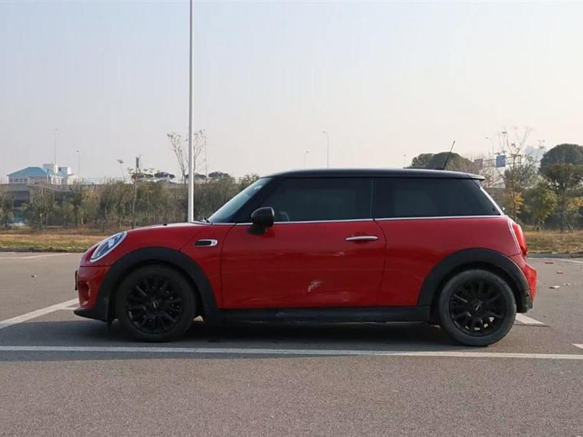 MINI COUNTRYMAN  2018款 1.5T COOPER 經(jīng)典派圖片