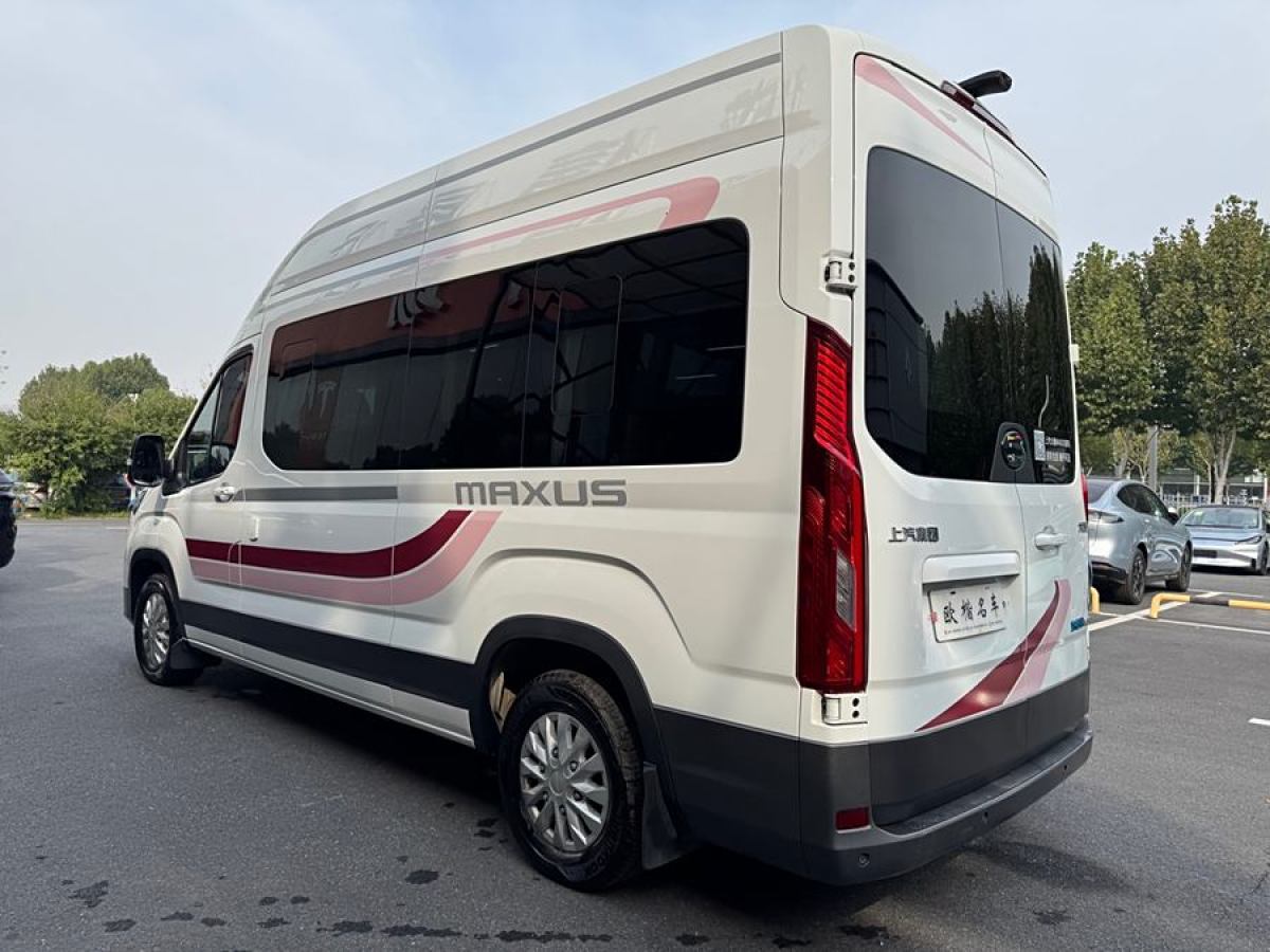 上汽大通 RV90  2021款 2.0T旅行家V90自行式B型房車豪華版縱床圖片