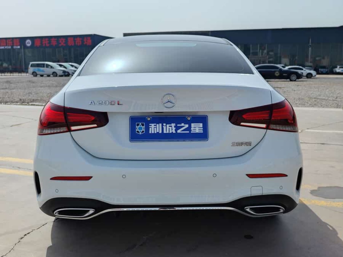 奔馳 奔馳A級  2020款 改款 A 200 L 運動轎車時尚型圖片
