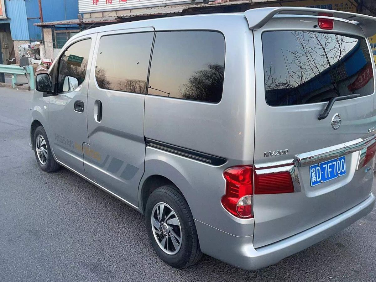 日產(chǎn) NV200  2016款 1.6L CVT尊享型圖片