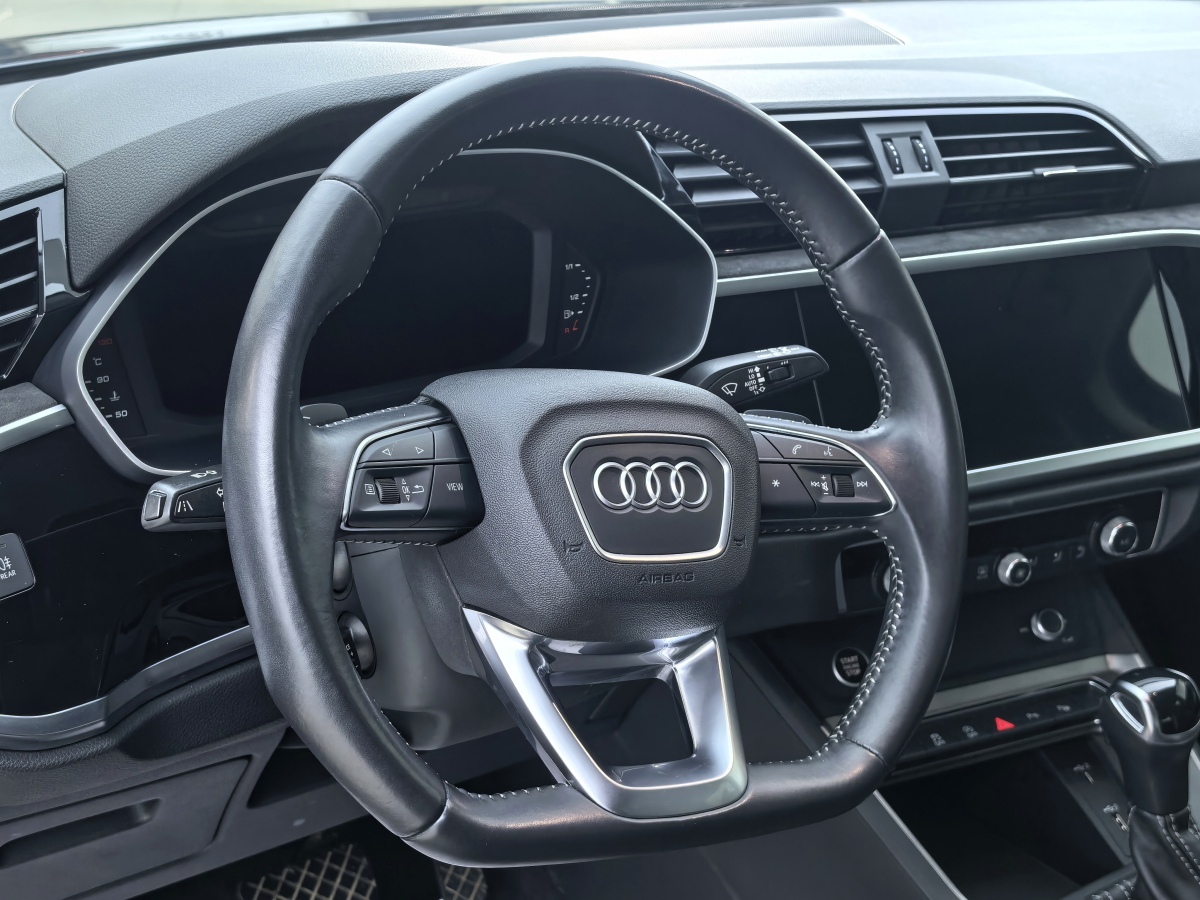 奧迪 奧迪Q3  2024款 35 TFSI 時(shí)尚動(dòng)感型圖片