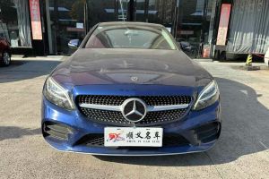 奔馳A級 奔馳  A 220 L 4MATIC 運(yùn)動轎車