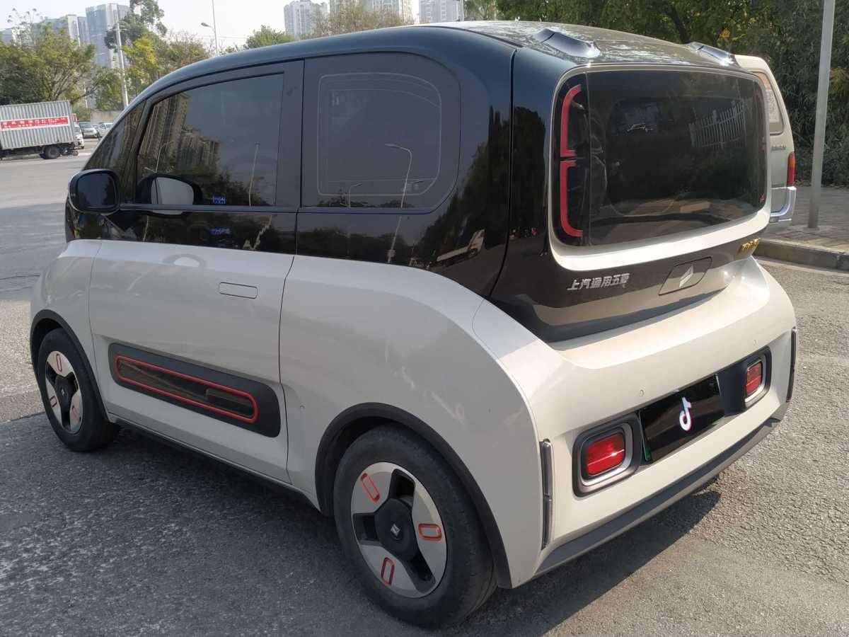 寶駿 寶駿KiWi EV  2022款 設(shè)計(jì)師輕享版 三元鋰圖片