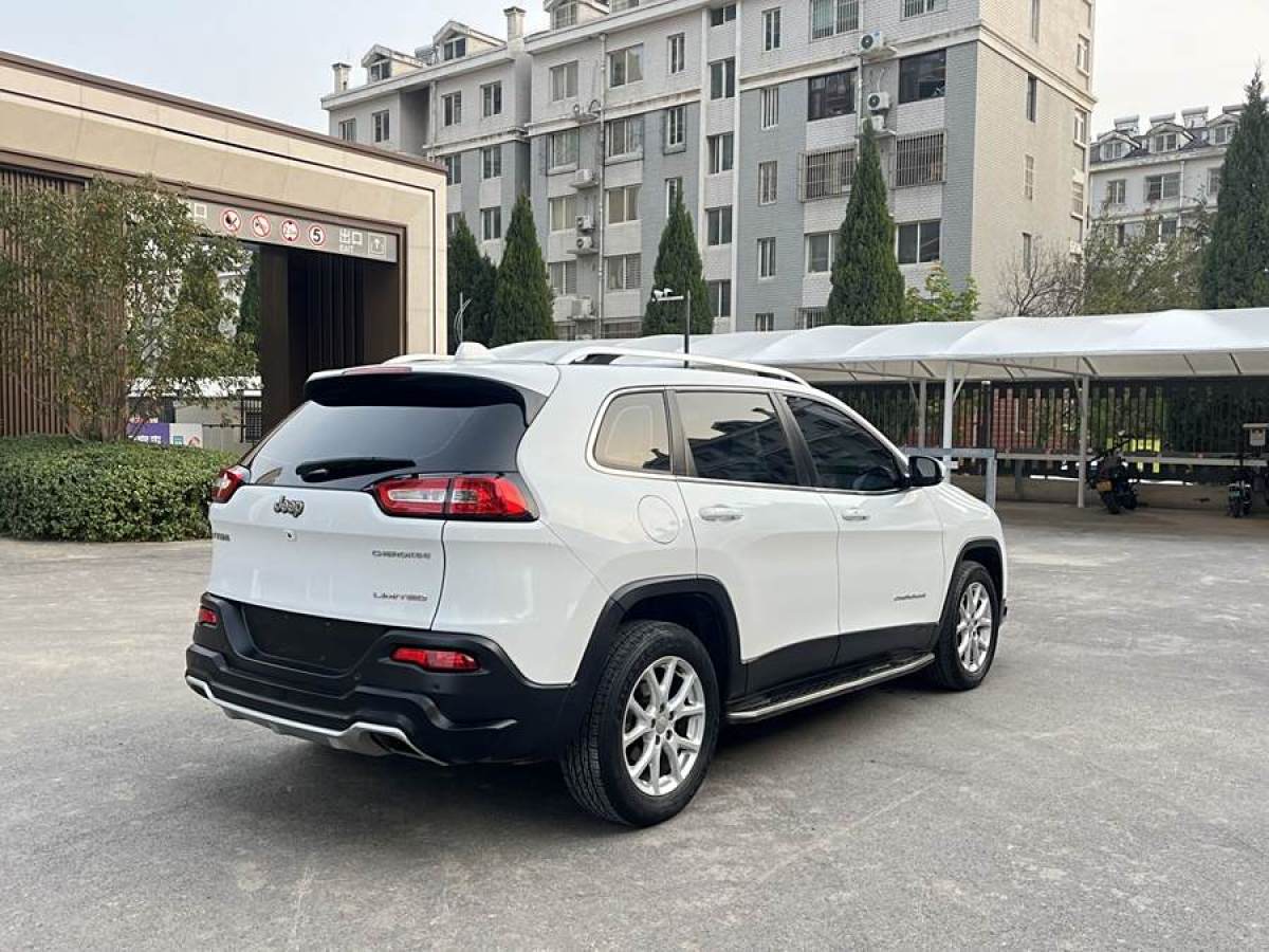 Jeep 自由光  2017款 2.4L 領(lǐng)先版圖片