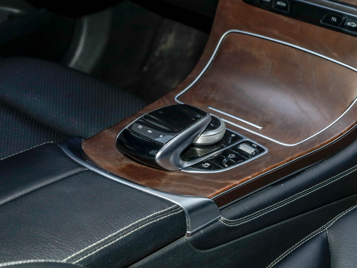 奔驰 奔驰GLC级 2017款 GLC 300 4MATIC 动感型图片