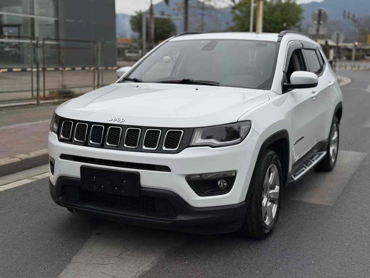 Jeep 指南者  2019款  200TS 自動優(yōu)享-互聯(lián)大屏版圖片