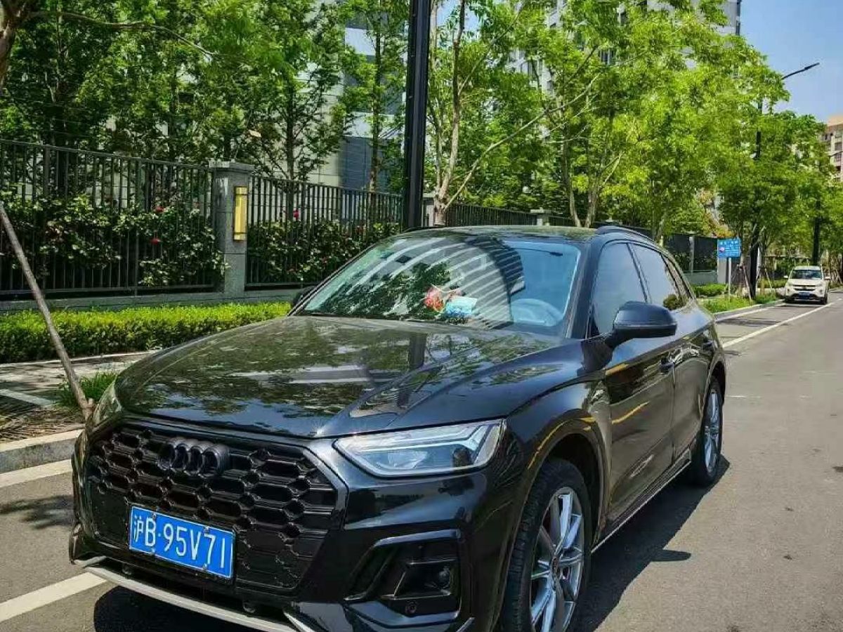 奧迪 奧迪Q5 e-tron  2022款 40 e-tron 星耀型 機(jī)甲套裝圖片