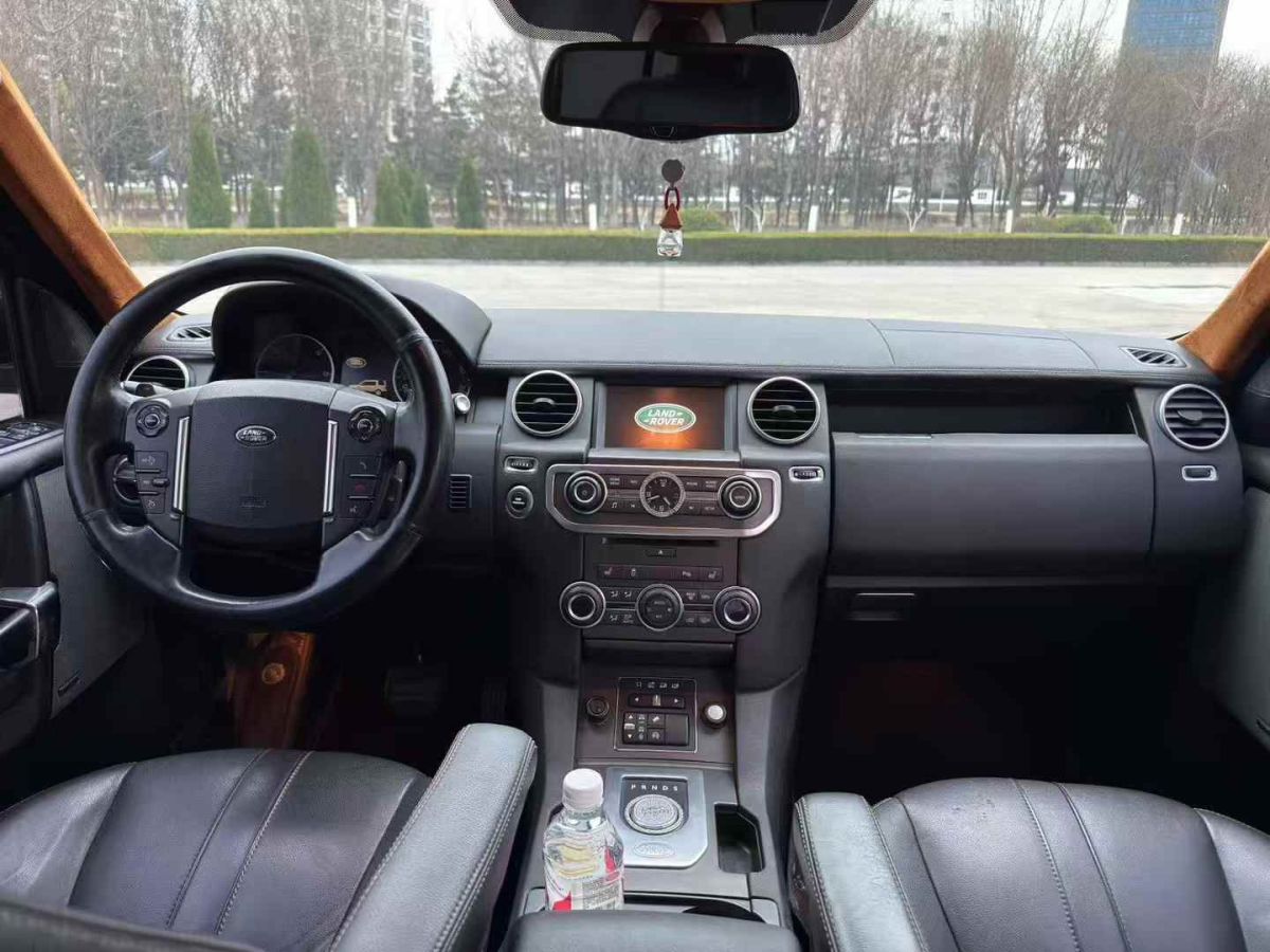 路虎 發(fā)現(xiàn)  2014款 4 3.0T SDV6 HSE圖片