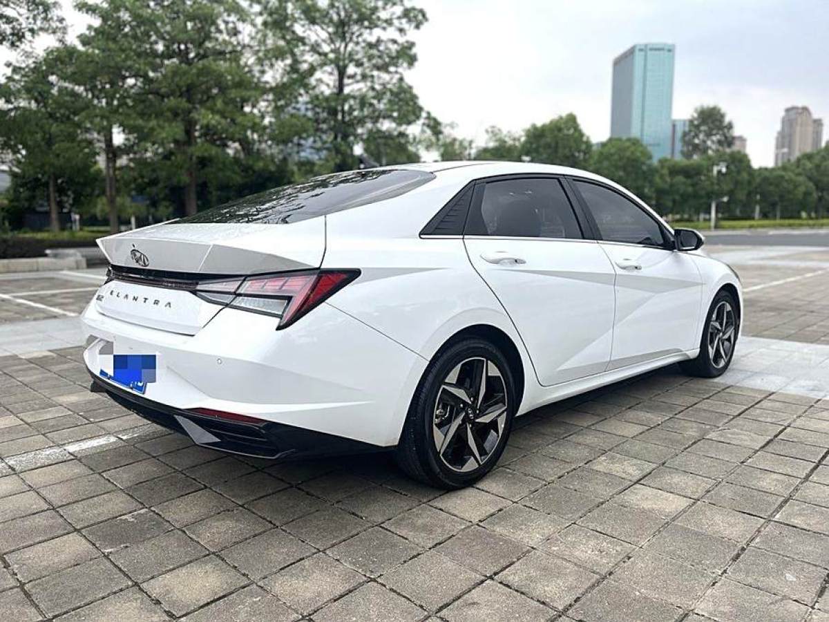 2022年1月現(xiàn)代 伊蘭特  2021款 1.5L LUX尊貴版