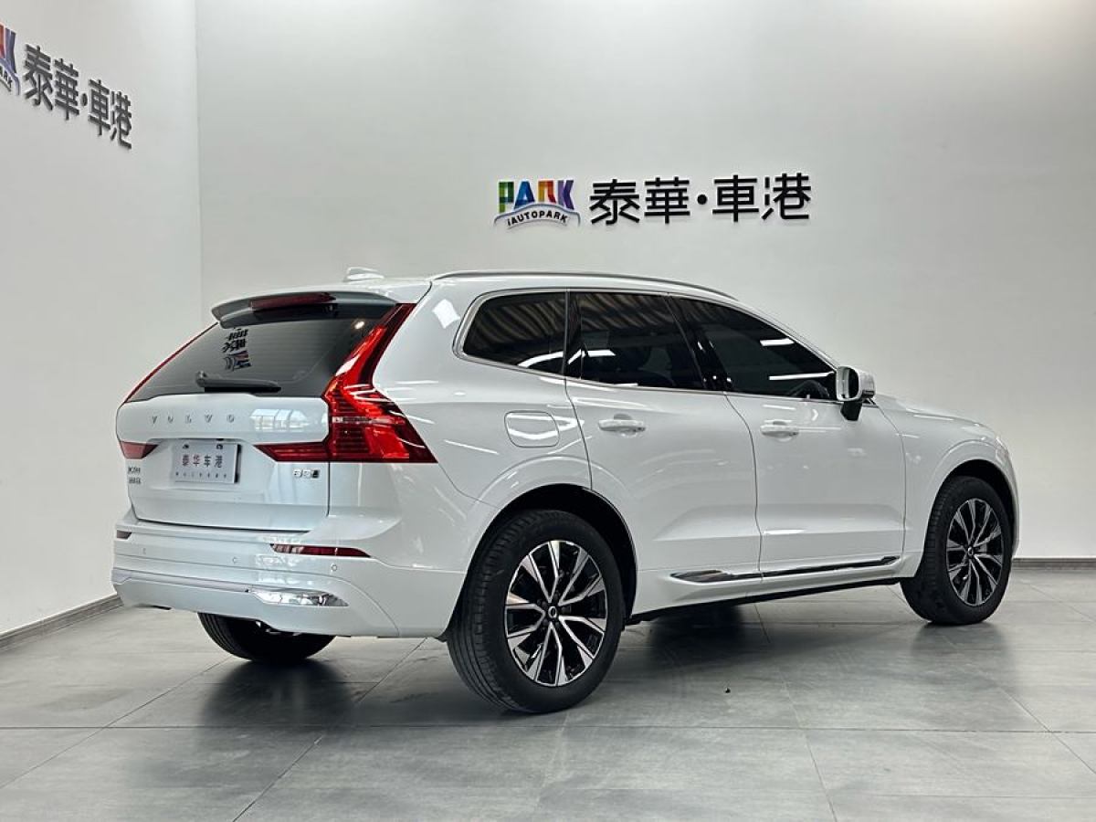 沃爾沃 XC60  2023款 B5 四驅(qū)智遠(yuǎn)豪華版圖片