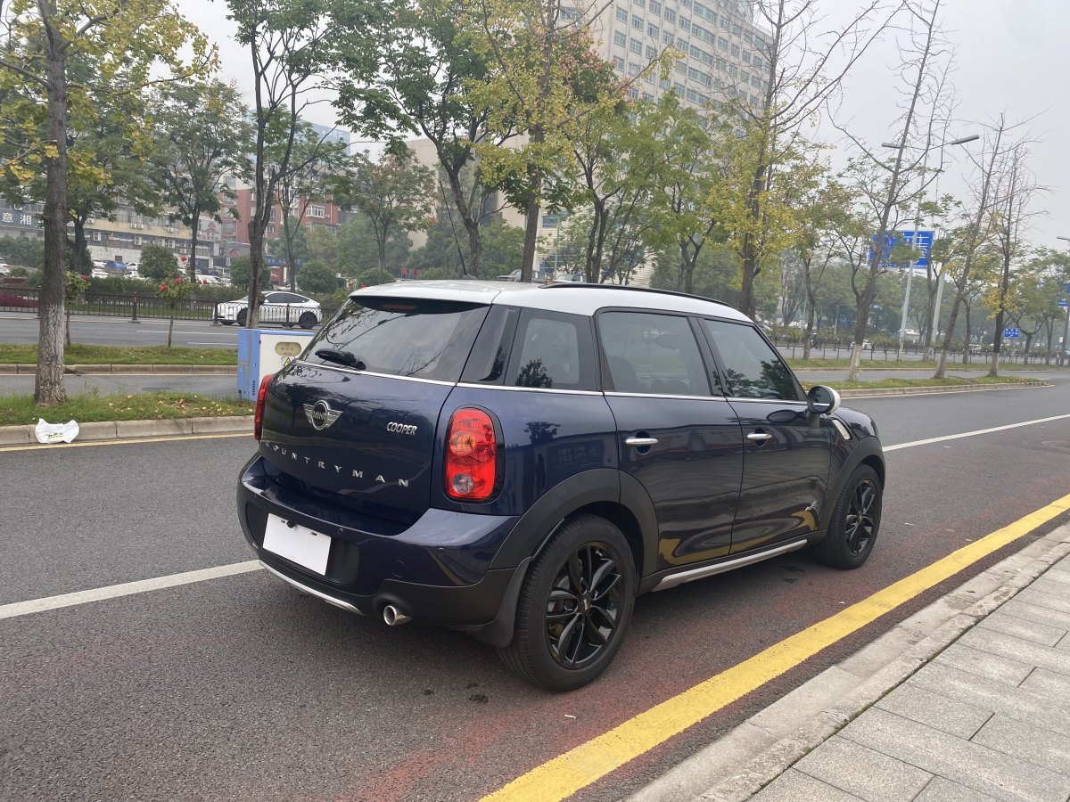 2016年8月MINI COUNTRYMAN  2016款 1.6T COOPER ALL4 Fun裝備控