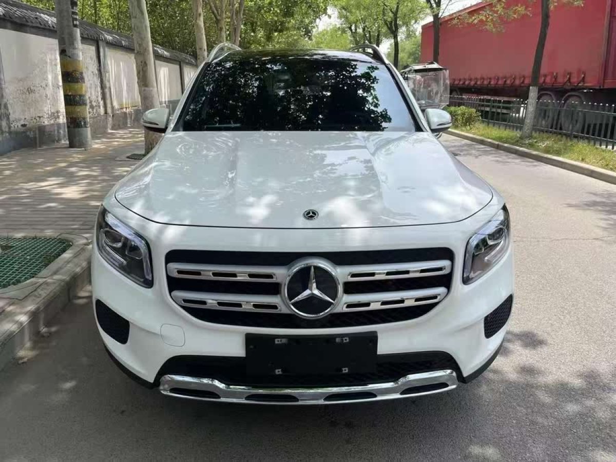奔馳 奔馳GLB  2022款 改款 GLB 200 動(dòng)感型圖片