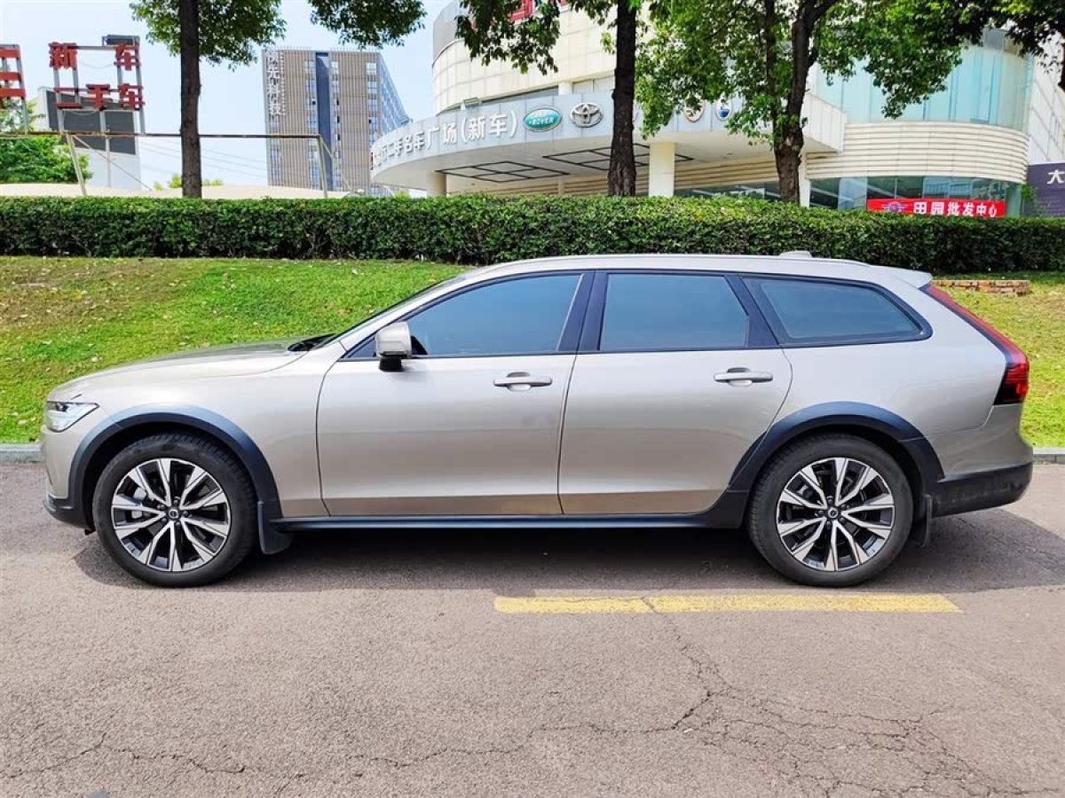 沃爾沃 V90  2025款 Cross Country B5 AWD 智遠(yuǎn)版圖片