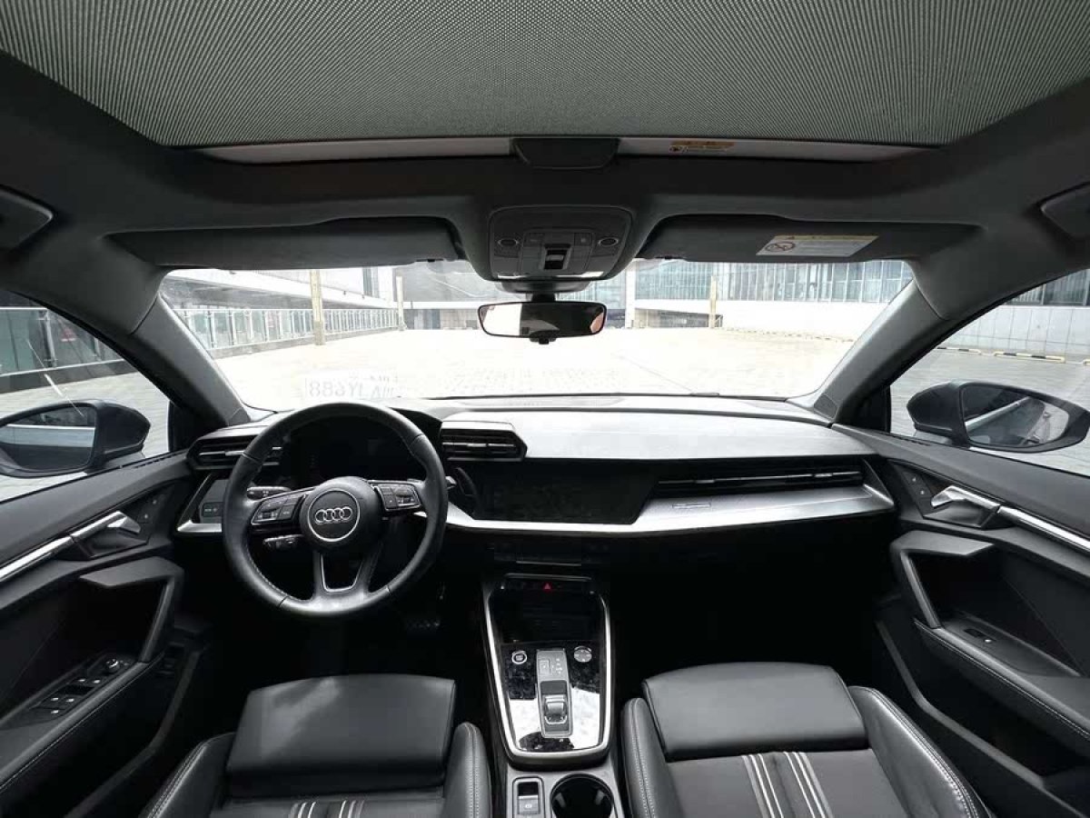 奧迪 奧迪A3  2024款 A3L Limousine 35 TFSI 時(shí)尚運(yùn)動(dòng)型圖片