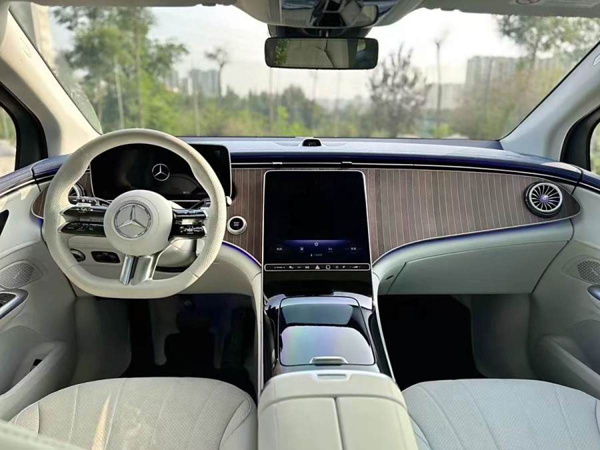 2023年7月奔馳 奔馳EQE SUV  2023款 350 4MATIC 先鋒版