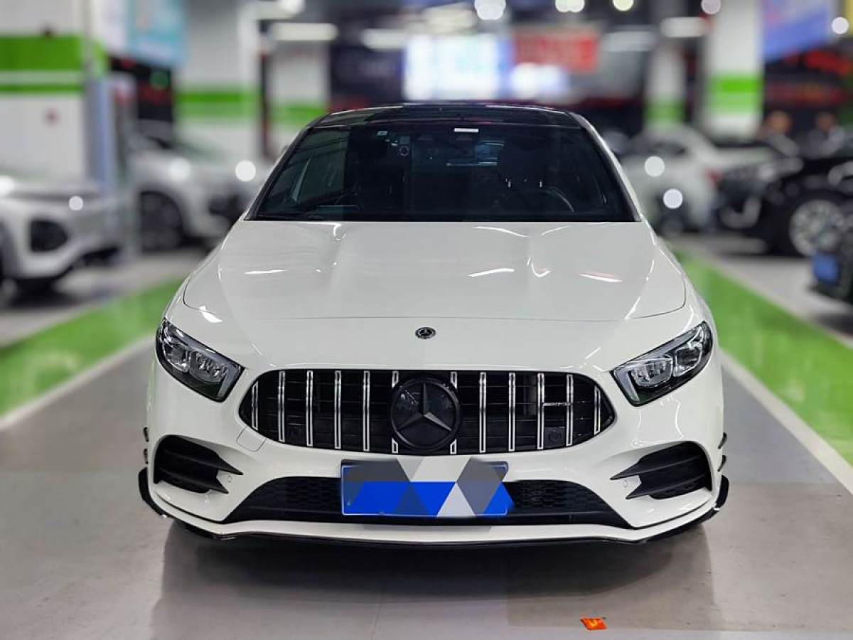 奔馳 奔馳A級(jí)  2019款 A 200 L 運(yùn)動(dòng)轎車先行特別版圖片