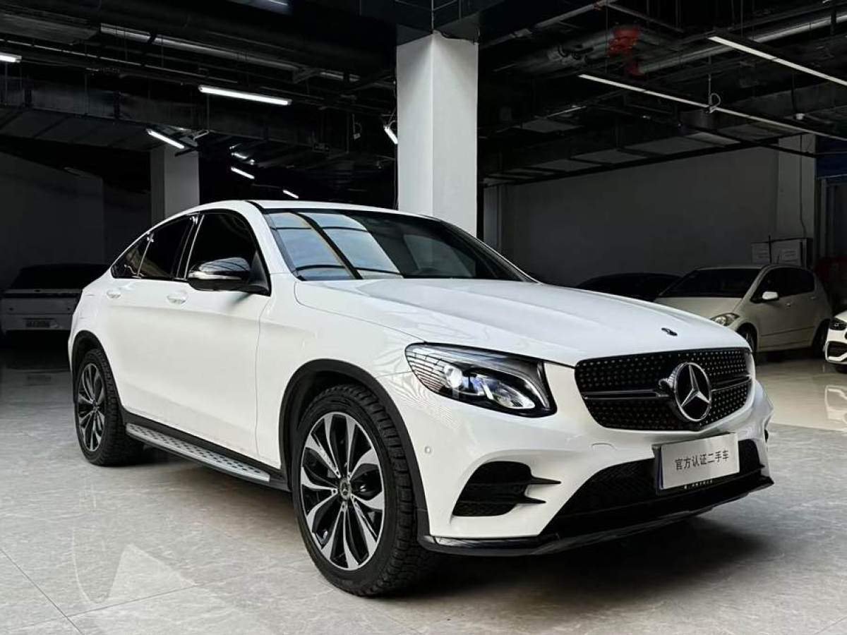 奔馳 奔馳GLC  2022款 改款 GLC 260 4MATIC 轎跑SUV圖片