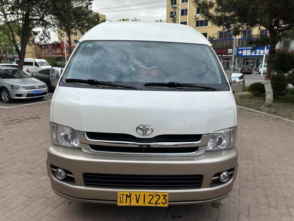 豐田 HIACE  2011款 2.7L手動(dòng)標(biāo)準(zhǔn)版13座圖片