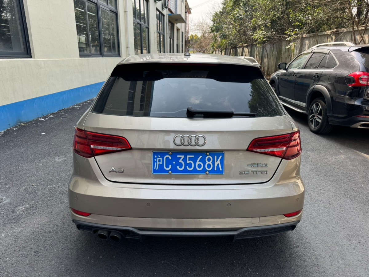 奧迪 奧迪A3  2018款 30周年年型 Sportback 35 TFSI 時尚型圖片