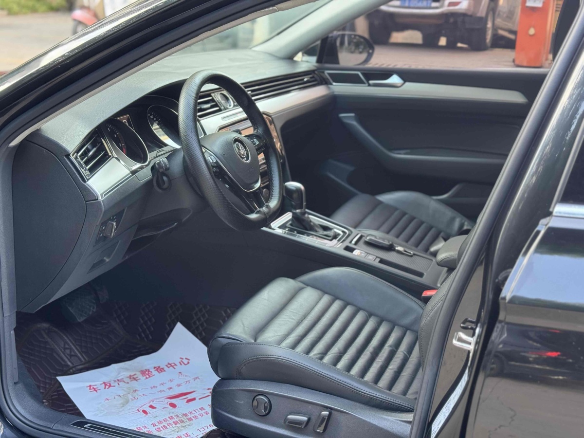 大眾 邁騰  2019款  330TSI DSG 領(lǐng)先型 國(guó)VI圖片