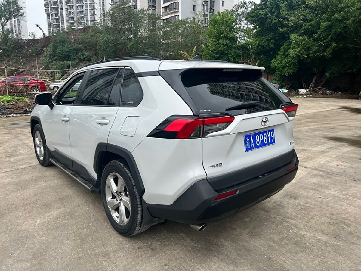 2021年3月豐田 RAV4榮放  2021款 2.0L CVT兩驅(qū)風(fēng)尚版