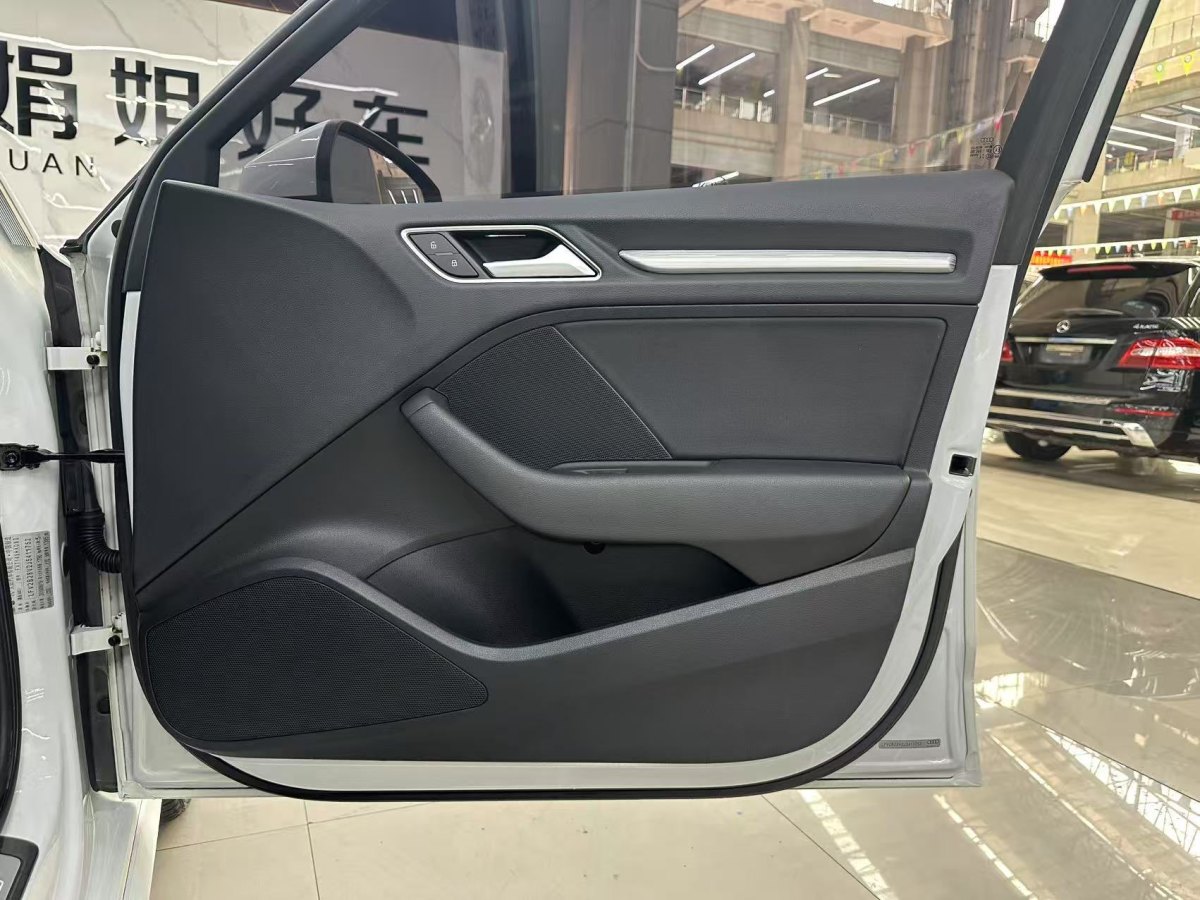 奧迪 奧迪A3  2018款 30周年年型 Sportback 35 TFSI 運動型圖片