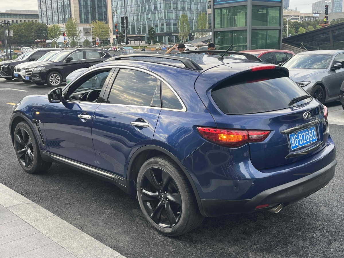 英菲尼迪 QX70  2015款 3.7L 絕影版圖片