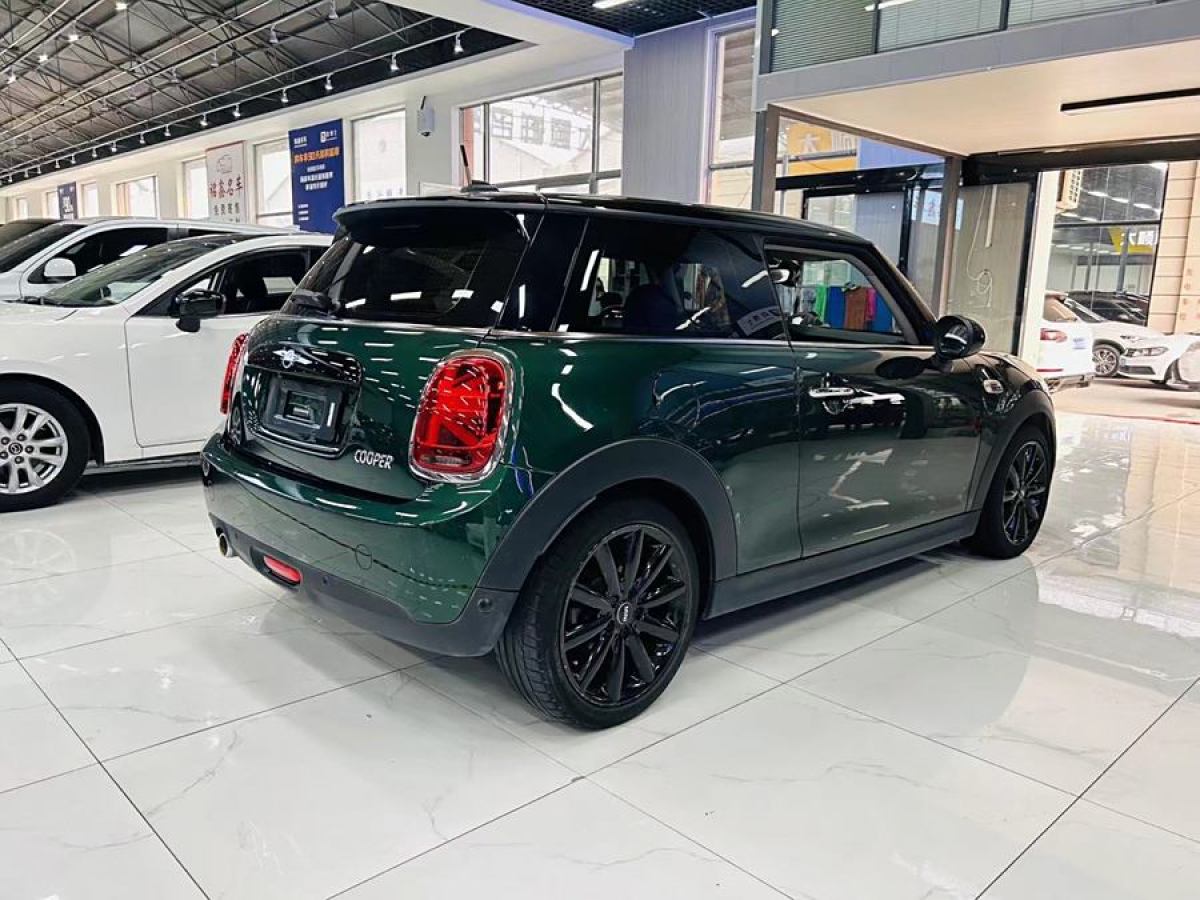 MINI COUNTRYMAN  2018款 1.5T COOPER 藝術(shù)家圖片