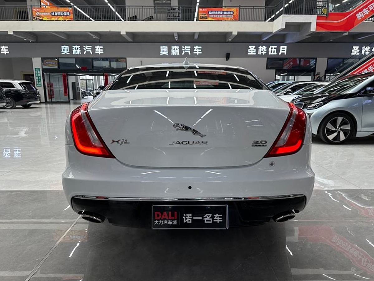 捷豹 XJ  2018款 XJL 3.0 SC 四驅(qū)全景商務(wù)版圖片