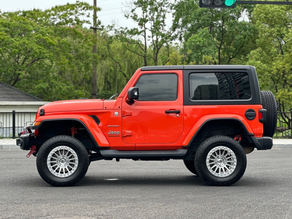 Jeep 牧馬人  2019款  2.0T Sahara 兩門(mén)版圖片