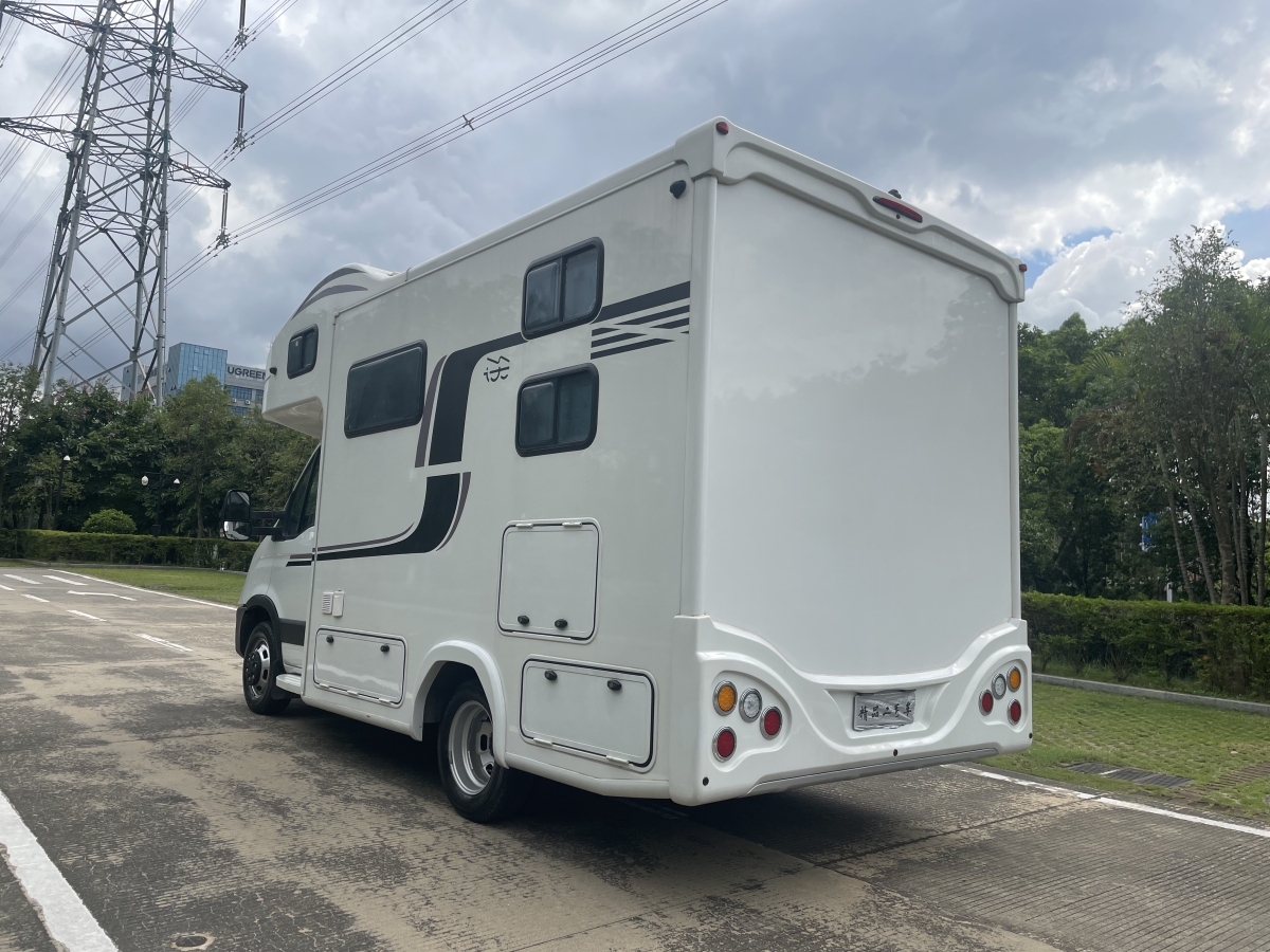 2020年10月東風 御風房車  C型房車