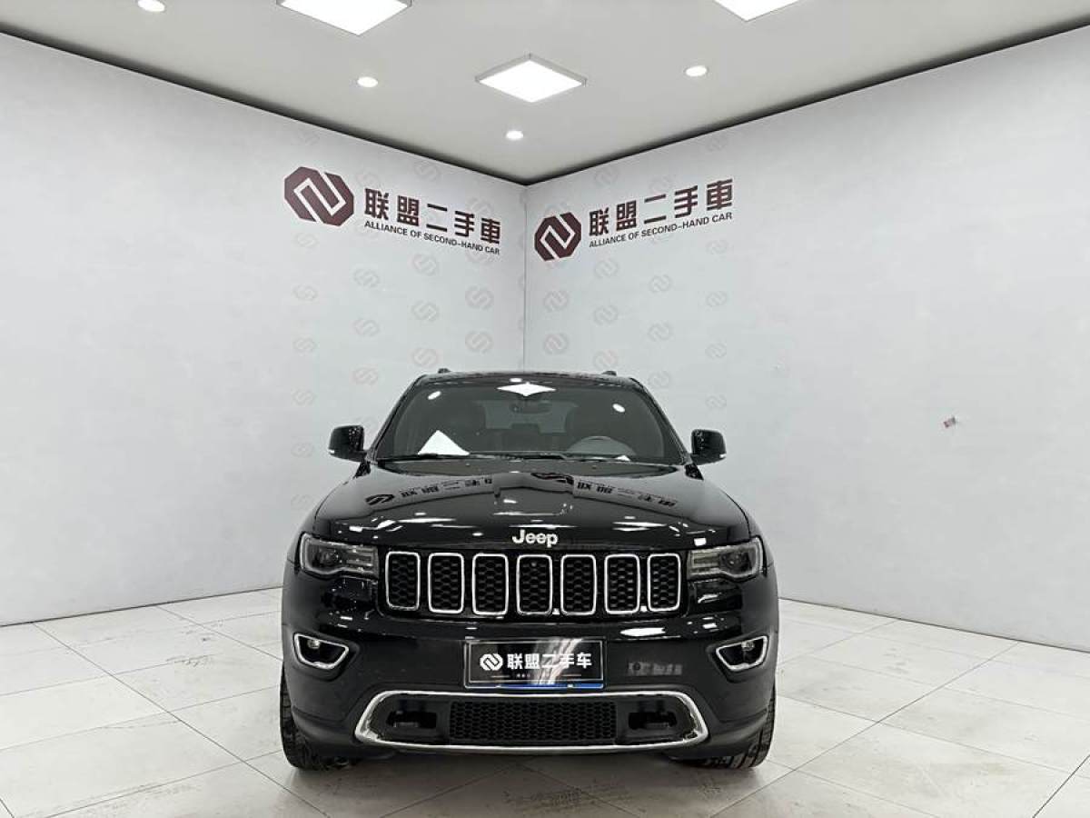 2017年10月Jeep 大切諾基  2016款 3.0L 舒享導(dǎo)航版