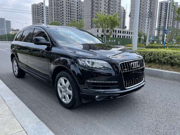 奥迪 奥迪Q7  2013款 35 TFSI 进取型