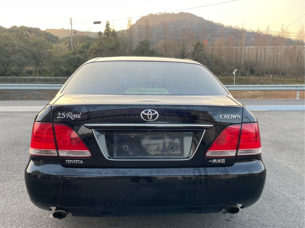 豐田 皇冠  2009款 2.5L Royal特別導(dǎo)航版圖片