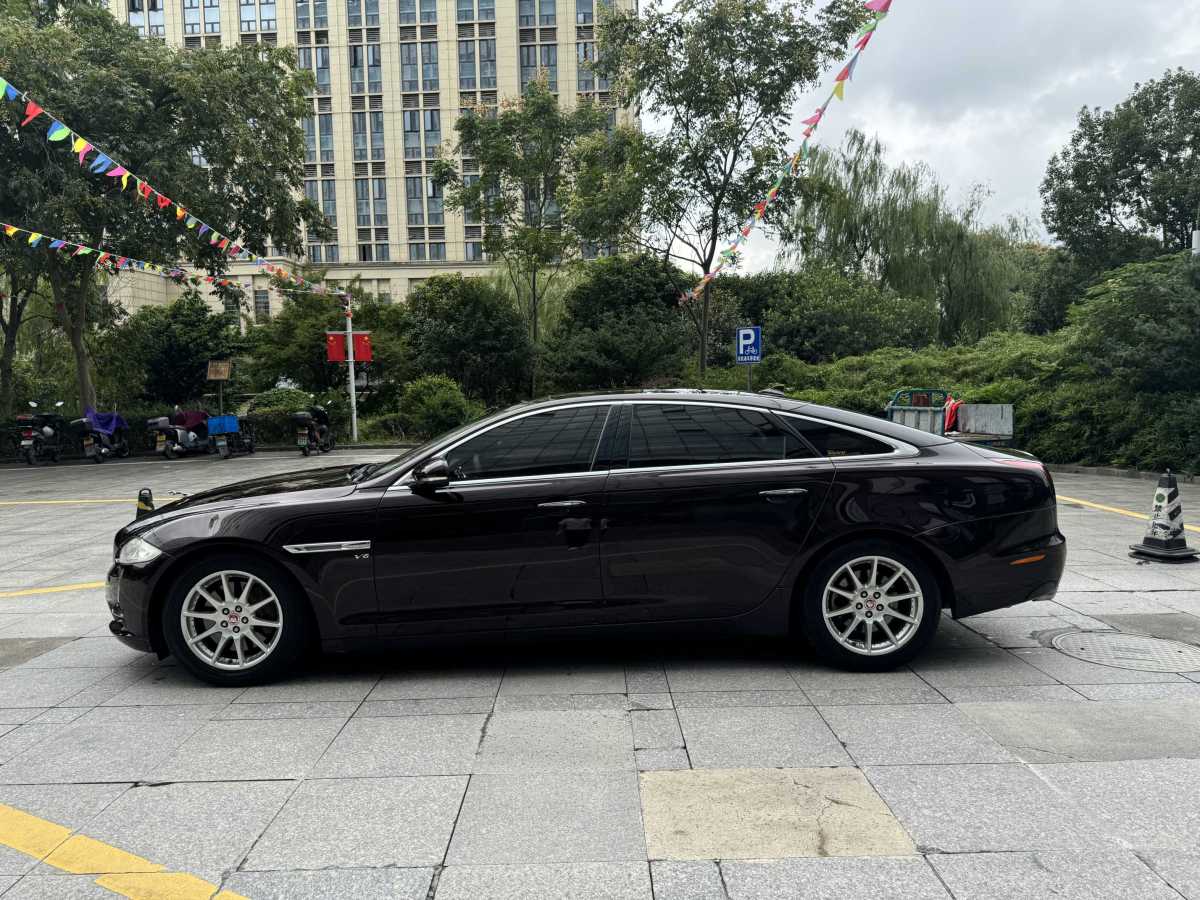 捷豹 XJ  2014款 XJL 3.0 SC 兩驅(qū)全景商務(wù)版圖片