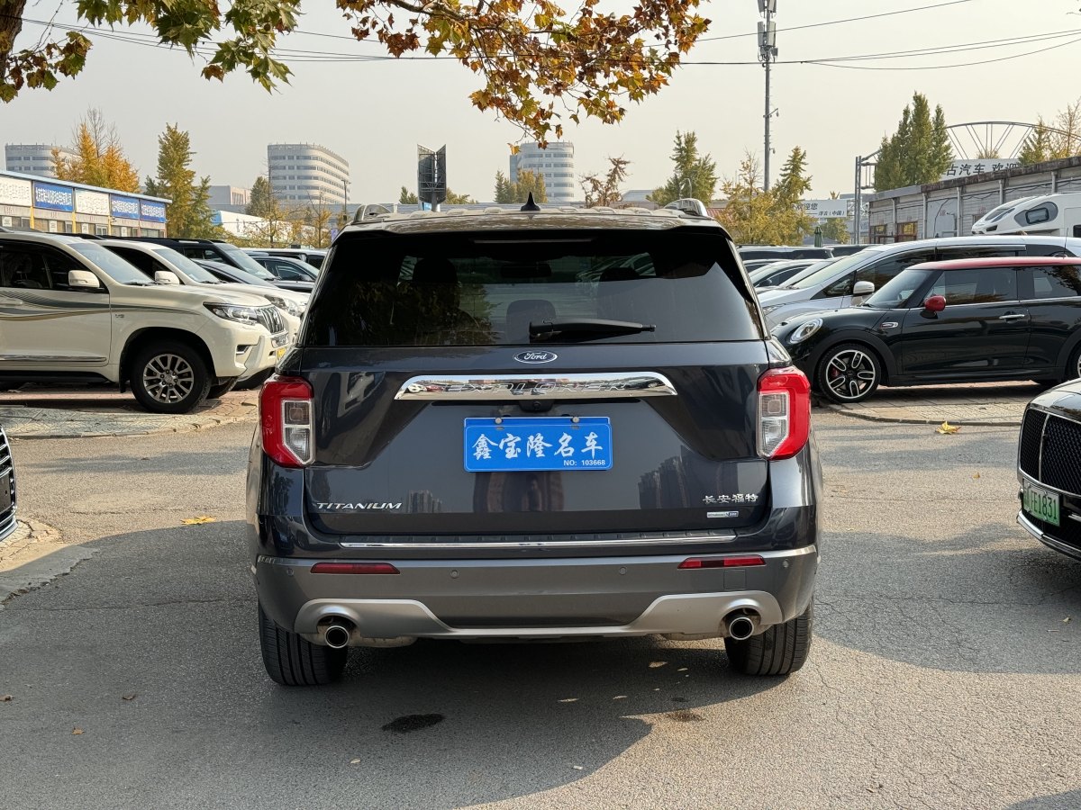 福特 探險(xiǎn)者  2023款 EcoBoost 285 四驅(qū)鈦金版 7座圖片