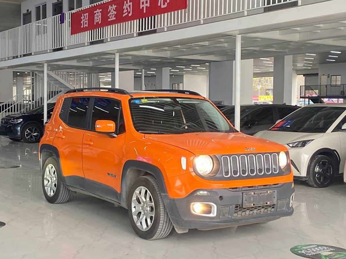 Jeep 自由俠  2018款 互聯(lián)大屏版 180T 自動(dòng)高能版圖片