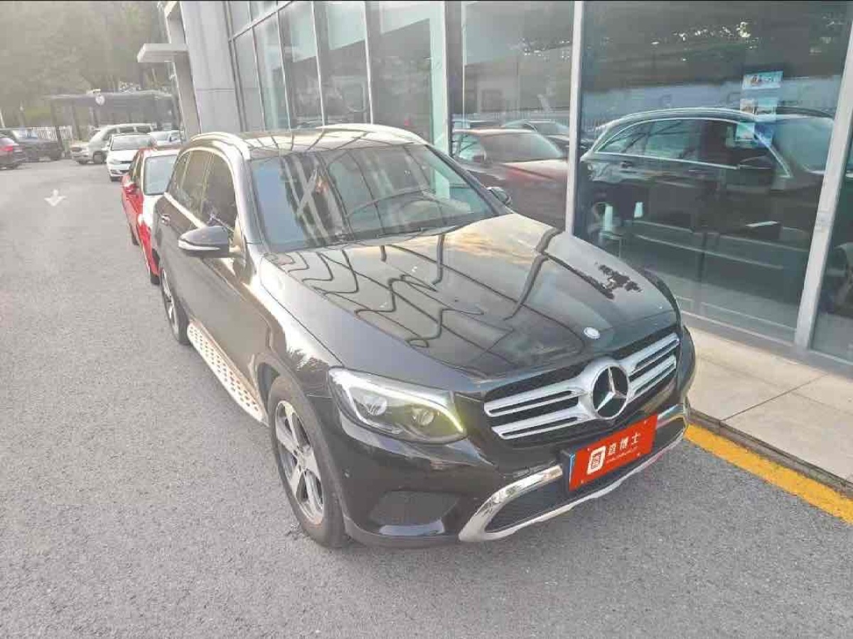 2016年4月奔馳 奔馳GLC  2016款 GLC 300 4MATIC 動(dòng)感型