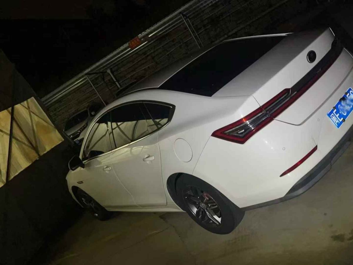 比亞迪 秦  2019款 1.5L 自動豪華型圖片