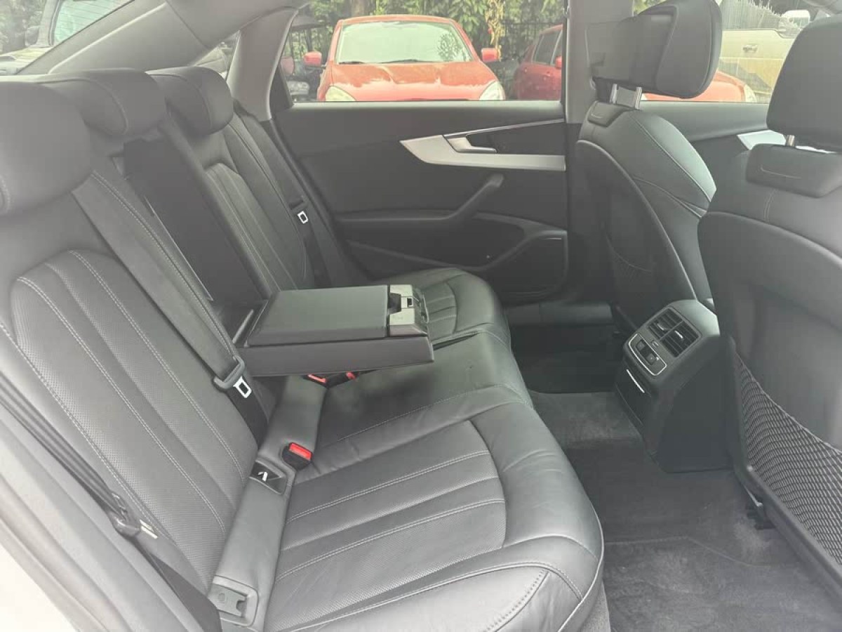 奧迪 奧迪A4L  2020款 40 TFSI 豪華動(dòng)感型圖片