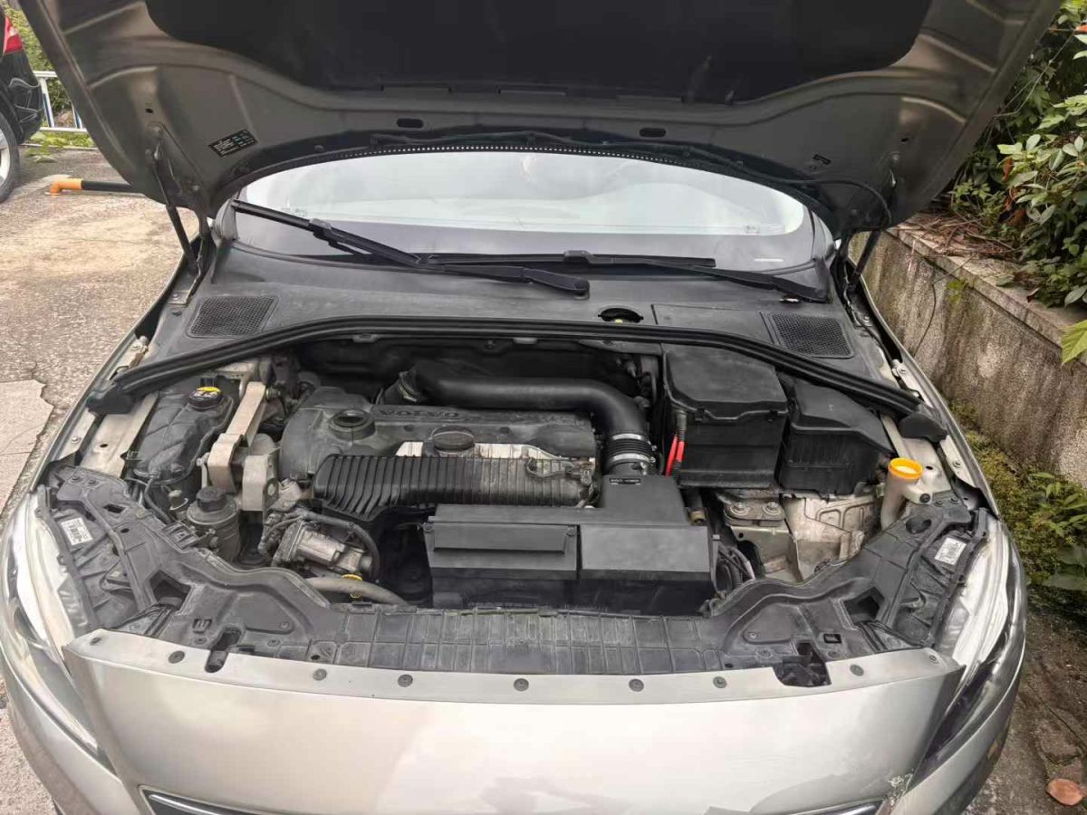 沃爾沃 S60  2014款 2.0T T5 個性運動版(改款)圖片