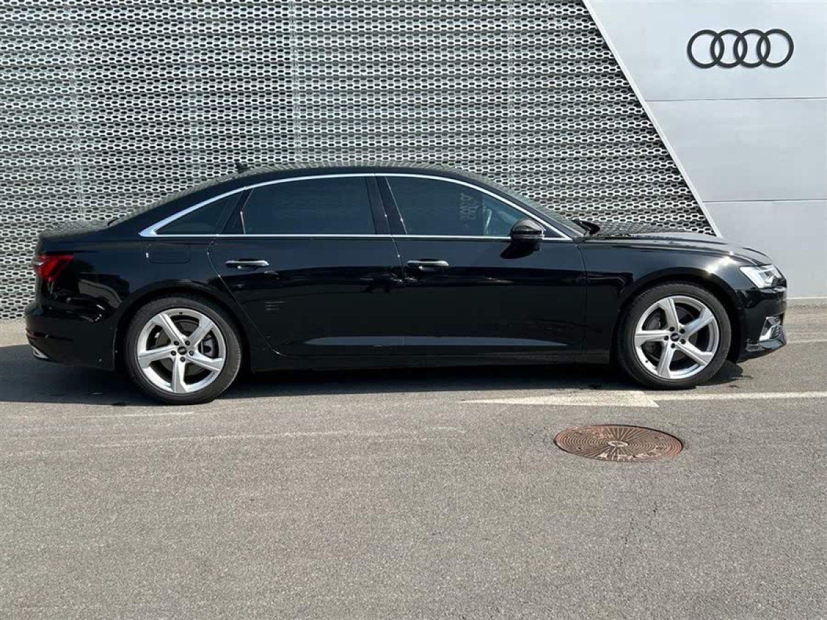 奧迪 奧迪A6L  2023款 改款 45 TFSI quattro 臻選致雅型圖片