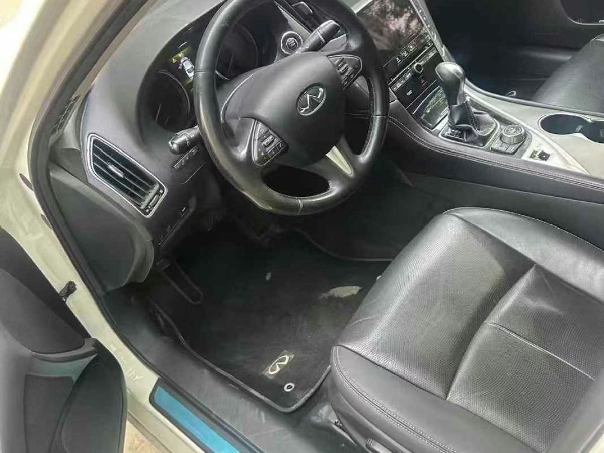 英菲尼迪 Q50L  2016款 2.0T 悅享版圖片