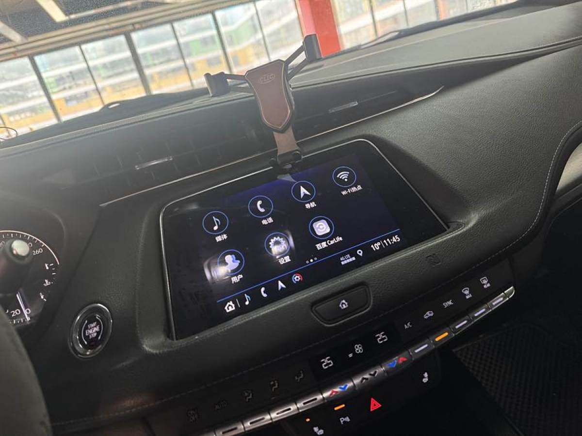 凱迪拉克 XT4  2018款 28T 兩驅(qū)領(lǐng)先型圖片