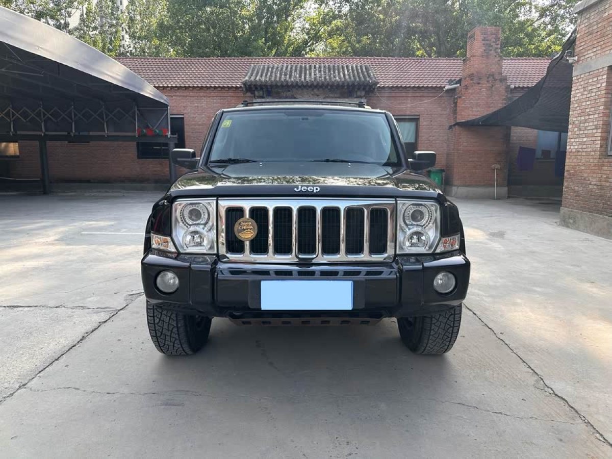 Jeep 指揮官經(jīng)典  2008款 5.7 HEMI圖片
